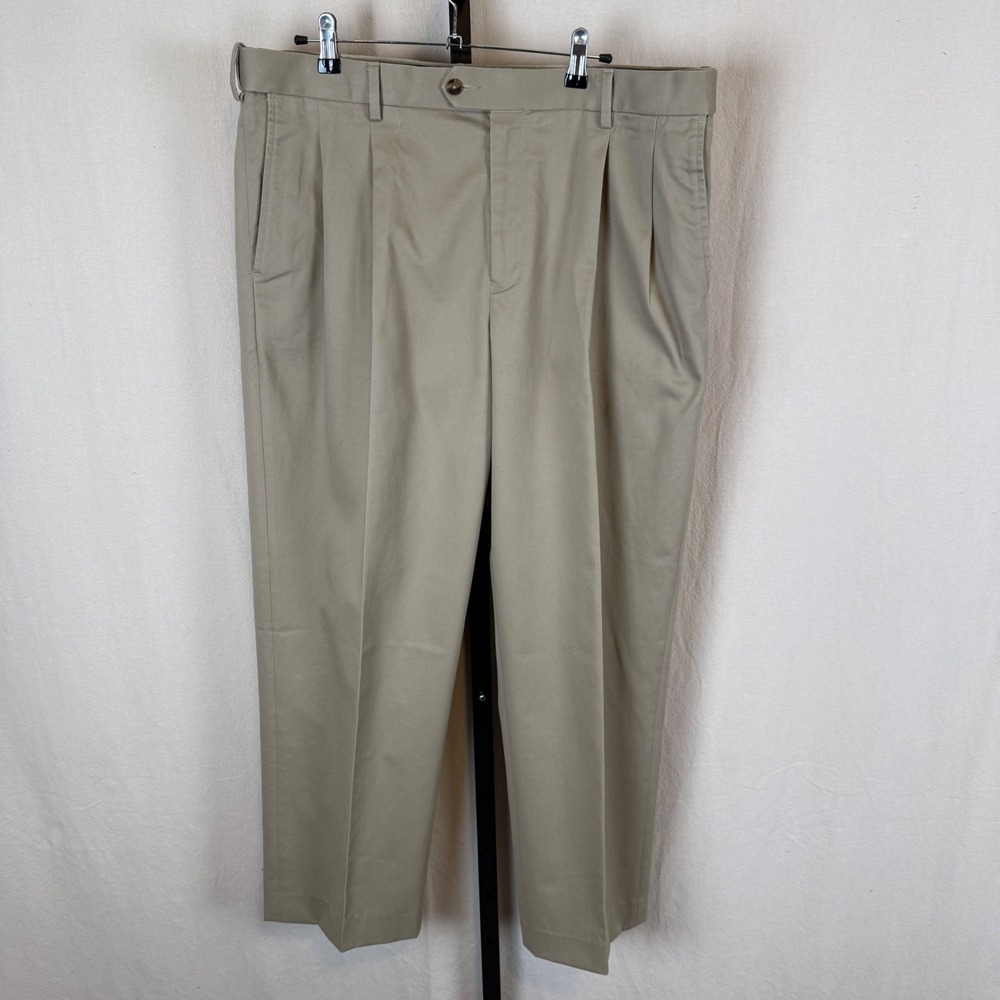 TravelSmith Mens 38x30 Pleated Chino Pants Khaki Cotton RFID Defense 72235